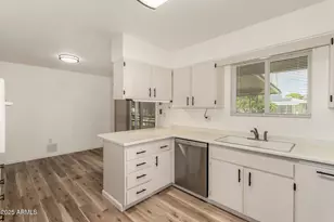 10722 W Kelso Dr, Sun City, AZ 85351 - Photo 15