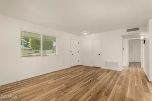 10722 W Kelso Dr, Sun City, AZ 85351 - Photo 9