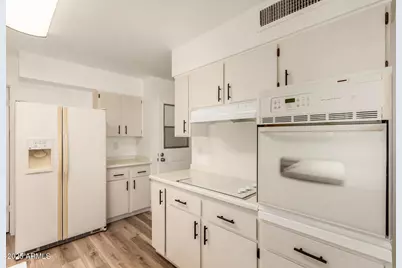 10722 W Kelso Drive, Sun City, AZ 85351 - Photo 17