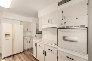 10722 W Kelso Dr, Sun City, AZ 85351 - Photo 17