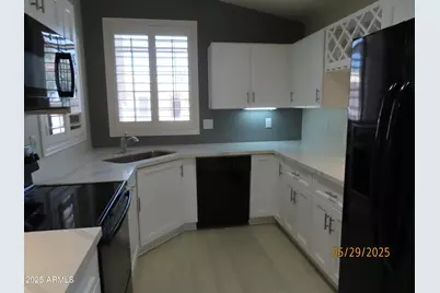 11525 W Cottontail Court, Surprise, AZ 85378 - Photo 9