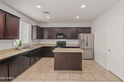 11428 N 89th Avenue, Peoria, AZ 85345 - Photo 11