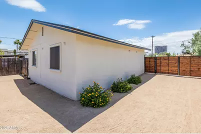 1011 E Amelia Avenue, Phoenix, AZ 85014 - Photo 3