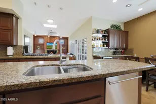 1044 W Indian Hills Pl, Phoenix, AZ 85023 - Photo 11