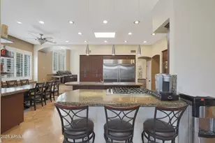 1044 W Indian Hills Pl, Phoenix, AZ 85023 - Photo 13