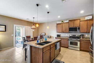 12163 W Locust Lane, Avondale, AZ 85323 - Photo 3