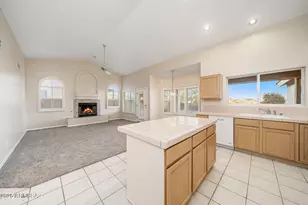 1645 E Ganymede Dr, Tucson, AZ 85737 - Photo 15