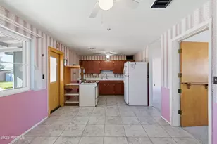 857 E Buffalo St, Chandler, AZ 85225 - Photo 9