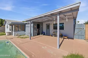 857 E Buffalo St, Chandler, AZ 85225 - Photo 29