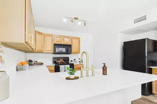 11807 N 76th Ave, Peoria, AZ 85345 - Photo 21