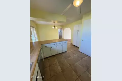 330 E Desert Drive, Phoenix, AZ 85042 - Photo 7