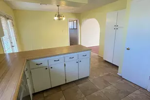 330 E Desert Dr, Phoenix, AZ 85042 - Photo 7