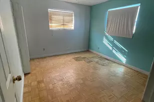 330 E Desert Dr, Phoenix, AZ 85042 - Photo 15