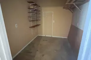 330 E Desert Dr, Phoenix, AZ 85042 - Photo 9