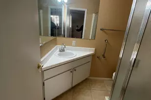 330 E Desert Dr, Phoenix, AZ 85042 - Photo 19