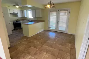 330 E Desert Dr, Phoenix, AZ 85042 - Photo 5