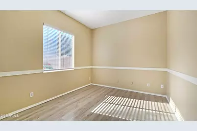 13586 W Monte Vista Road, Goodyear, AZ 85395 - Photo 11