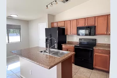 9847 W Lone Cactus Drive, Peoria, AZ 85382 - Photo 7