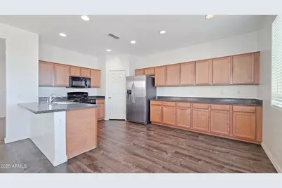 1006 S 202nd Lane, Buckeye, AZ 85326 - Photo 9