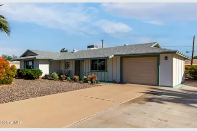 11247 N 109th Avenue, Sun City, AZ 85351 - Photo 3