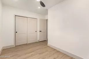 385 E Clarendon Ave, Phoenix, AZ 85012 - Photo 17