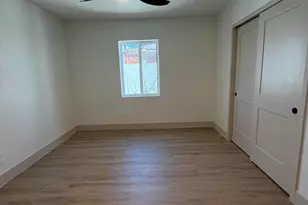 385 E Clarendon Ave, Phoenix, AZ 85012 - Photo 17