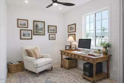 385 E Clarendon Avenue, Phoenix, AZ 85012 - Photo 15