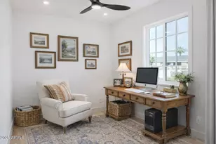 385 E Clarendon Ave, Phoenix, AZ 85012 - Photo 15