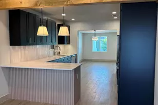 385 E Clarendon Ave, Phoenix, AZ 85012 - Photo 3