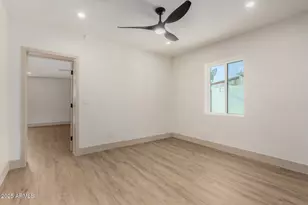 385 E Clarendon Ave, Phoenix, AZ 85012 - Photo 21