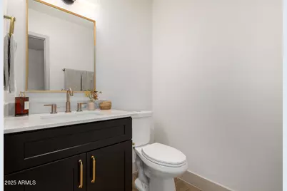 385 E Clarendon Avenue, Phoenix, AZ 85012 - Photo 19