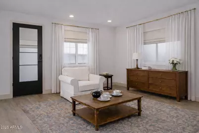 385 E Clarendon Avenue, Phoenix, AZ 85012 - Photo 5