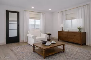 385 E Clarendon Ave, Phoenix, AZ 85012 - Photo 5