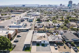 385 E Clarendon Ave, Phoenix, AZ 85012 - Photo 23