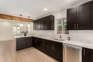 385 E Clarendon Ave, Phoenix, AZ 85012 - Photo 7