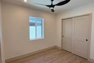 385 E Clarendon Ave, Phoenix, AZ 85012 - Photo 15