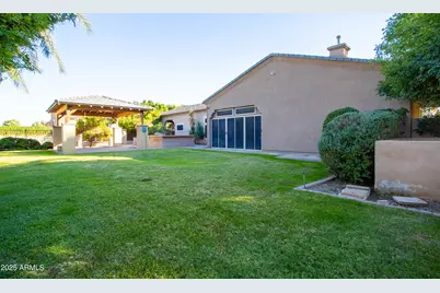 5627 N 83rd Lane, Glendale, AZ 85303 - Photo 9