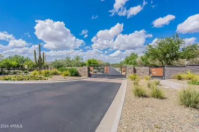 4621 E Walter Way, Phoenix, AZ 85050 - Photo 1