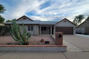 2121 W Potter Dr, Phoenix, AZ 85027 - Photo 1