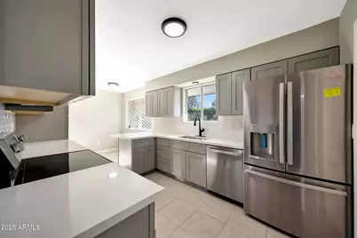 10922 W El Capitan Circle, Sun City, AZ 85351 - Photo 17