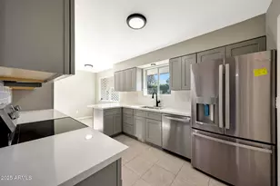 10922 W El Capitan Cir, Sun City, AZ 85351 - Photo 17