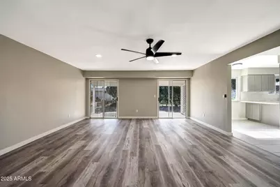 10922 W El Capitan Circle, Sun City, AZ 85351 - Photo 13