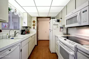 13611 N 98th Ave, Sun City, AZ 85351 - Photo 3