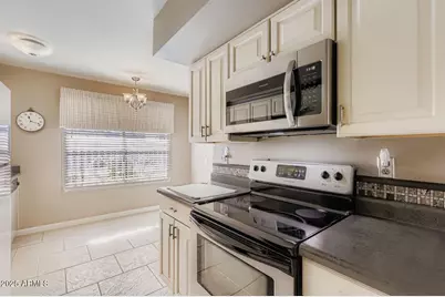 20025 N Willowcreek Circle, Sun City, AZ 85373 - Photo 7