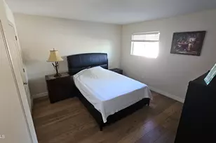 239 E Betty Elyse Ln, Phoenix, AZ 85022 - Photo 21