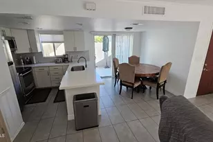 239 E Betty Elyse Ln, Phoenix, AZ 85022 - Photo 5