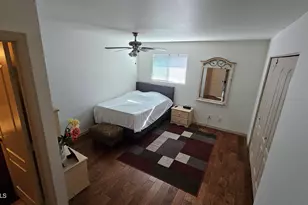 239 E Betty Elyse Ln, Phoenix, AZ 85022 - Photo 17