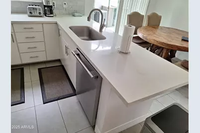 239 E Betty Elyse Lane, Phoenix, AZ 85022 - Photo 3