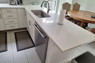 239 E Betty Elyse Ln, Phoenix, AZ 85022 - Photo 3