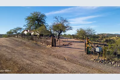 18330 W Moonlight Mesa Road, Wickenburg, AZ 85390 - Photo 23
